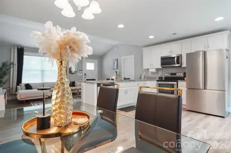 2675 Elmin Street Charlotte NC 28208