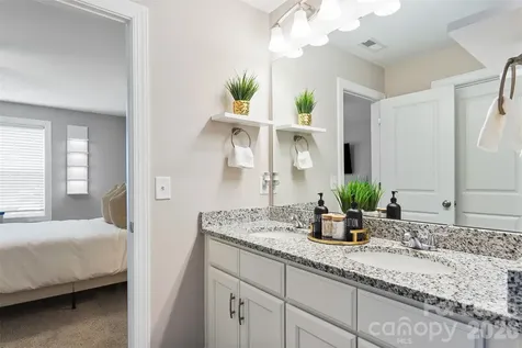 2675 Elmin Street Charlotte NC 28208