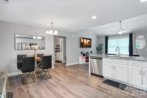 2675 Elmin Street Charlotte NC 28208