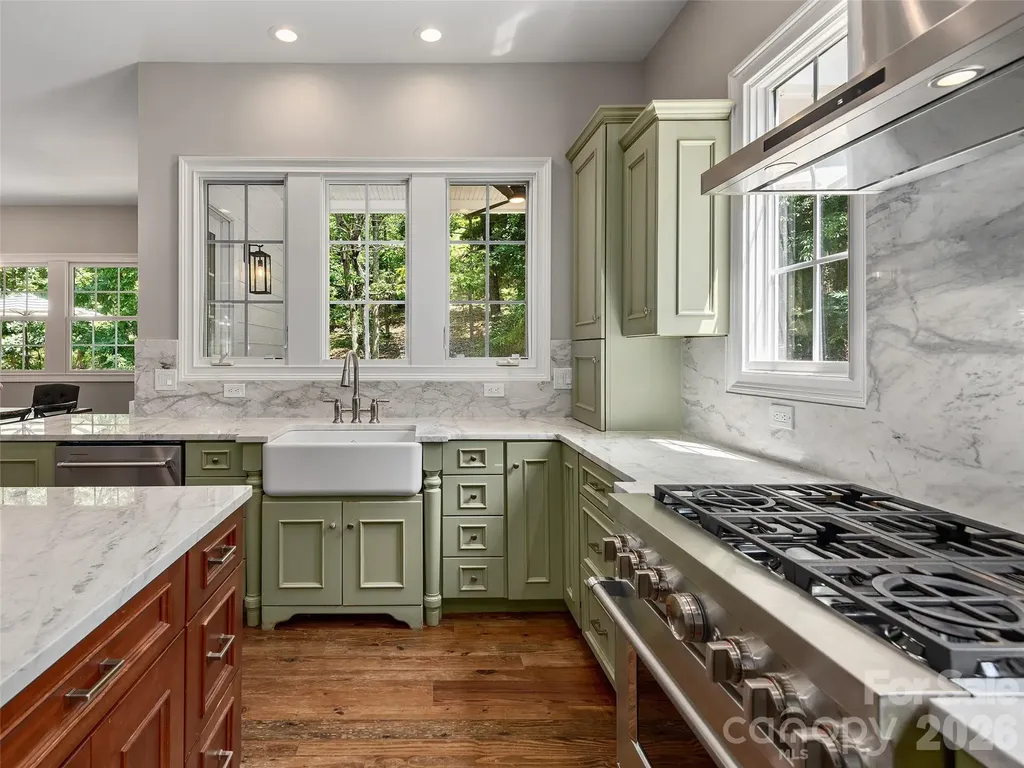 1910 Bearberry Lane Asheville NC 28803