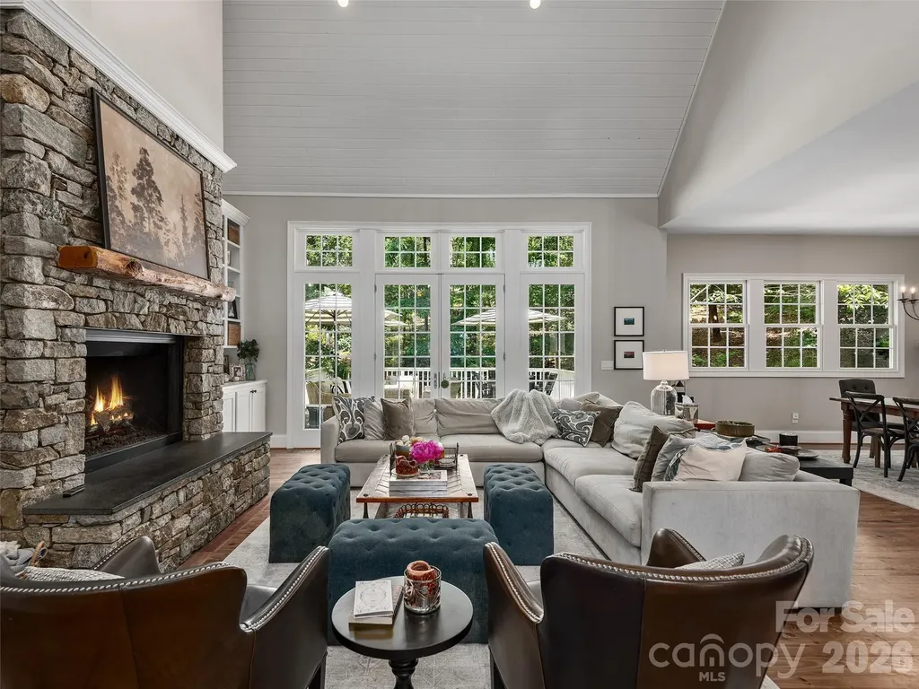 1910 Bearberry Lane Asheville NC 28803