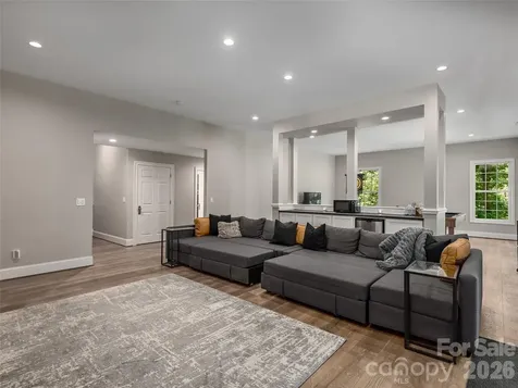 1910 Bearberry Lane Asheville NC 28803