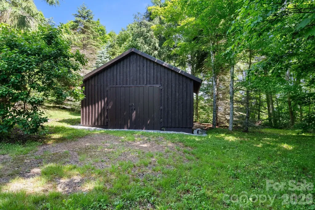 300 Licklog Mountain Trail Burnsville NC 28714