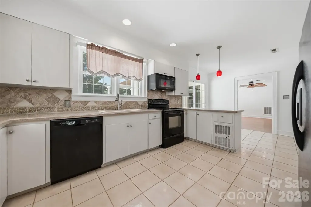 521 5th Street NW Hickory NC 28601