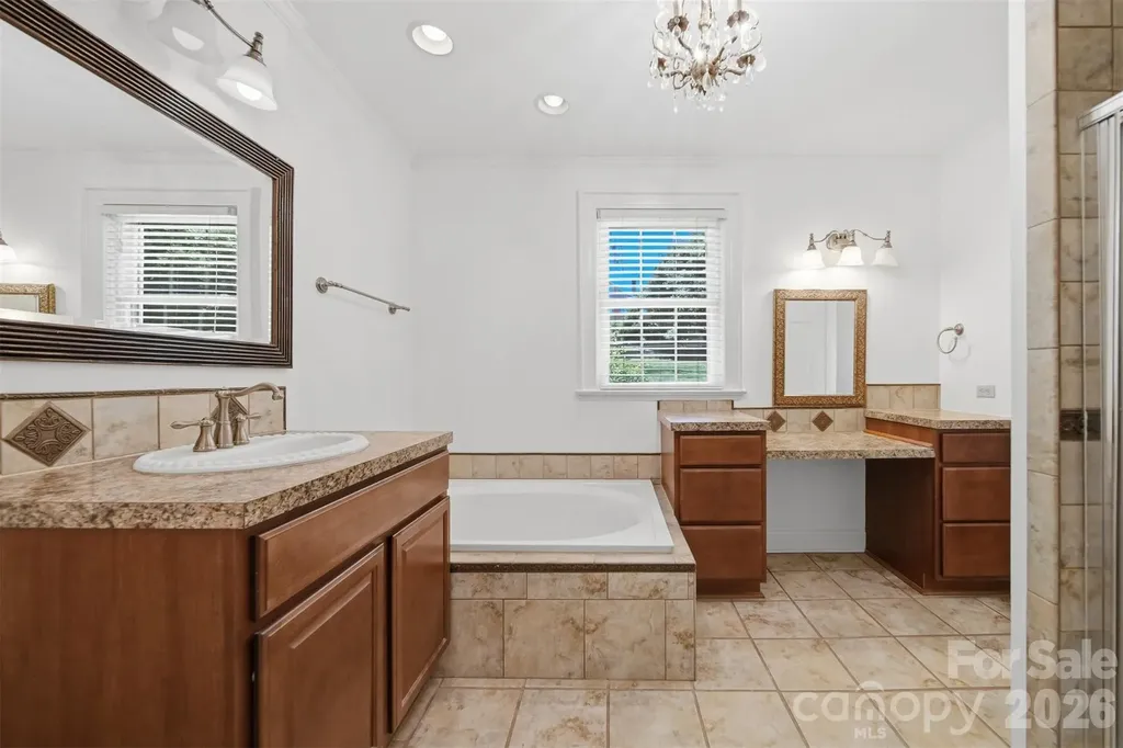 521 5th Street NW Hickory NC 28601