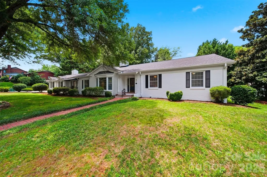 521 5th Street NW Hickory NC 28601