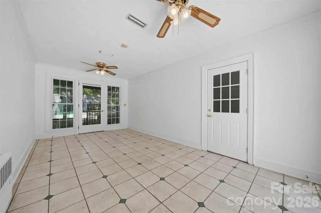521 5th Street NW Hickory NC 28601
