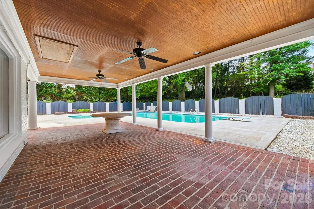 521 5th Street NW Hickory NC 28601