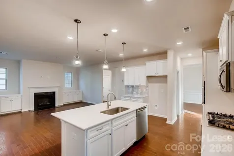 6418 Raffia Road Charlotte NC 28277