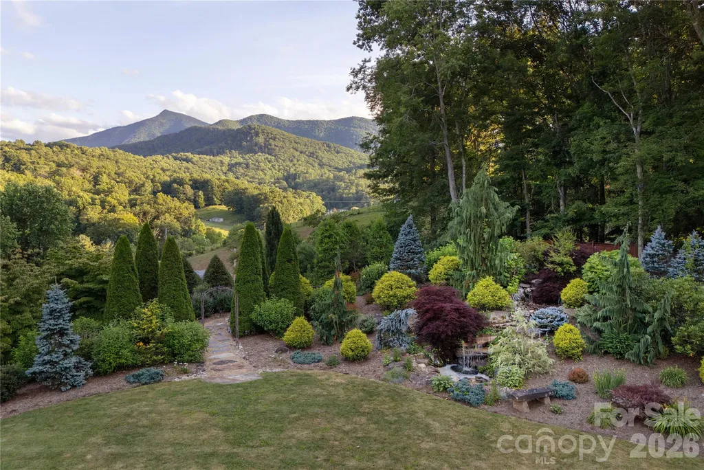 345 Prospect Drive Burnsville NC 28714