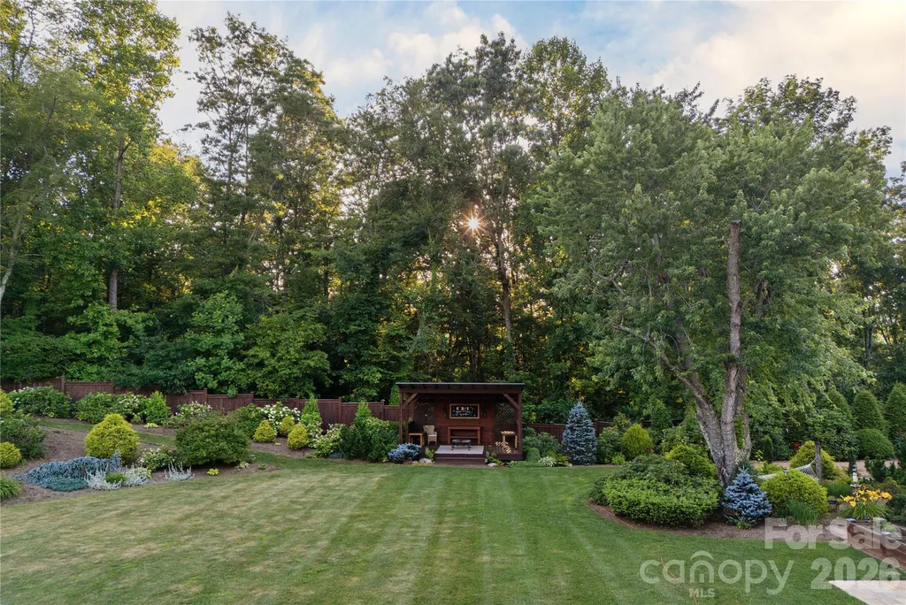 345 Prospect Drive Burnsville NC 28714