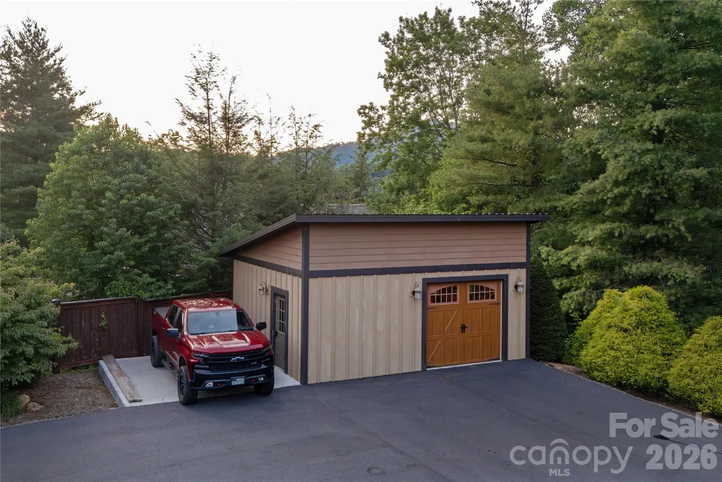 345 Prospect Drive Burnsville NC 28714