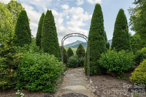 345 Prospect Drive Burnsville NC 28714