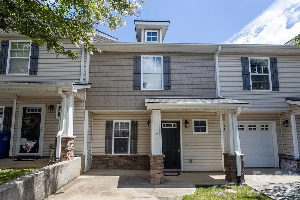 31 Amersham Lane Fletcher NC 28732