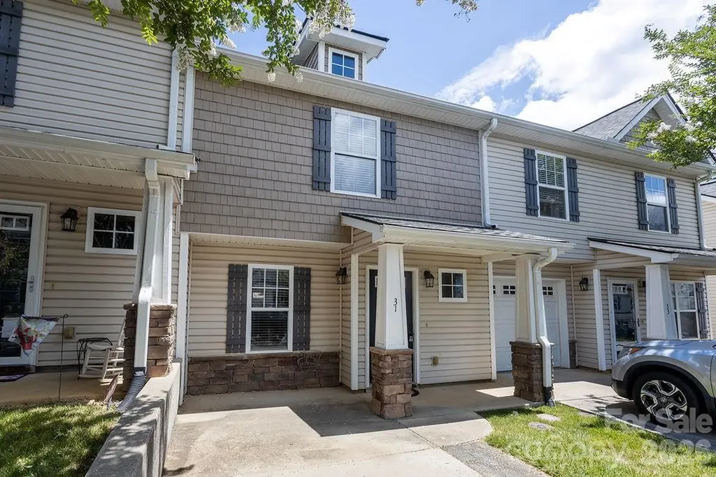 31 Amersham Lane Fletcher NC 28732