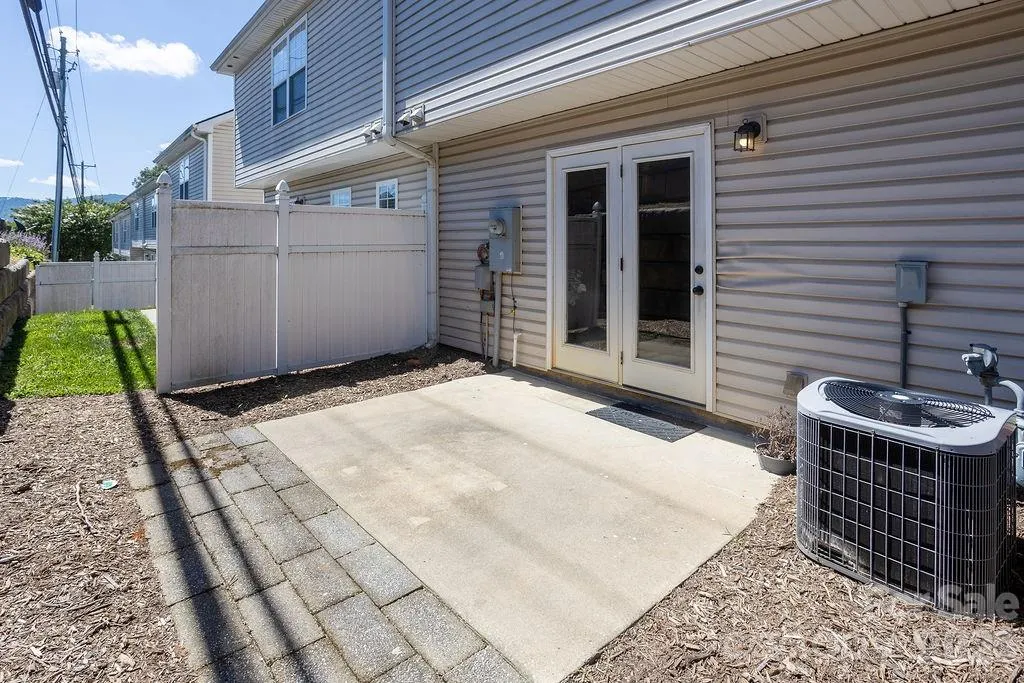 31 Amersham Lane Fletcher NC 28732