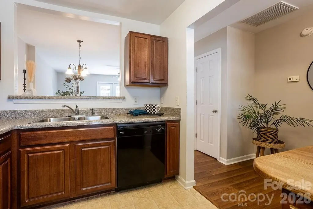 31 Amersham Lane Fletcher NC 28732