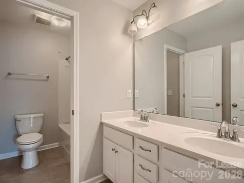 8123 Cornhill Avenue Charlotte NC 28277