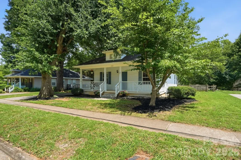 206 Sixth Street Belmont NC 28012
