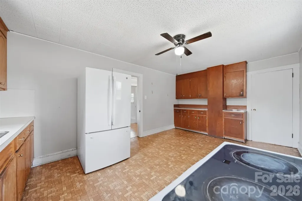 592 Main Street Hudson NC 28638