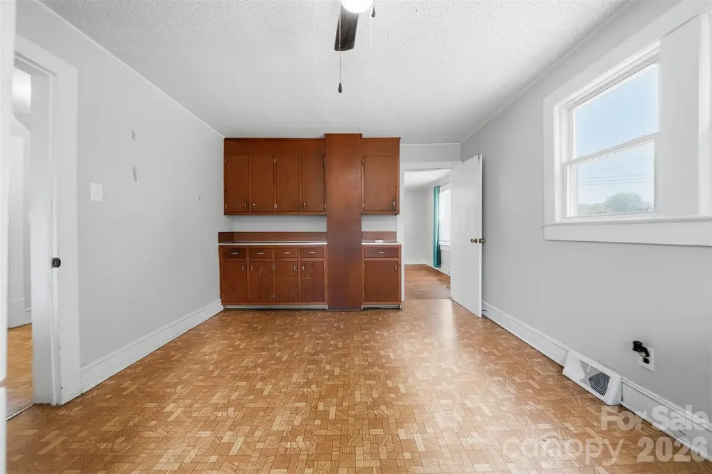 592 Main Street Hudson NC 28638