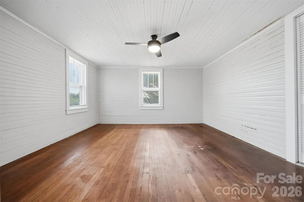 592 Main Street Hudson NC 28638