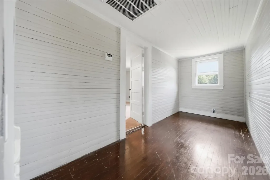 592 Main Street Hudson NC 28638