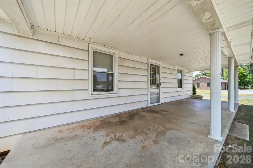 592 Main Street Hudson NC 28638