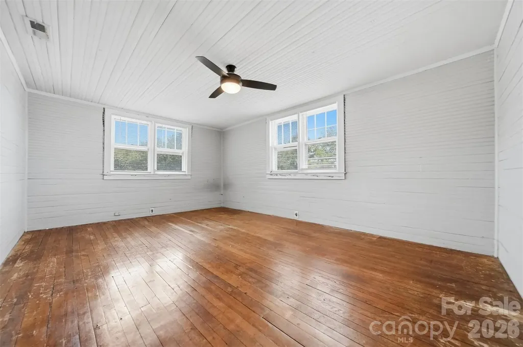 592 Main Street Hudson NC 28638