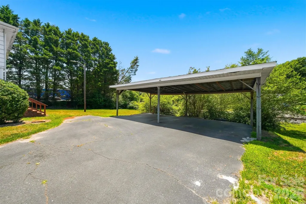 592 Main Street Hudson NC 28638