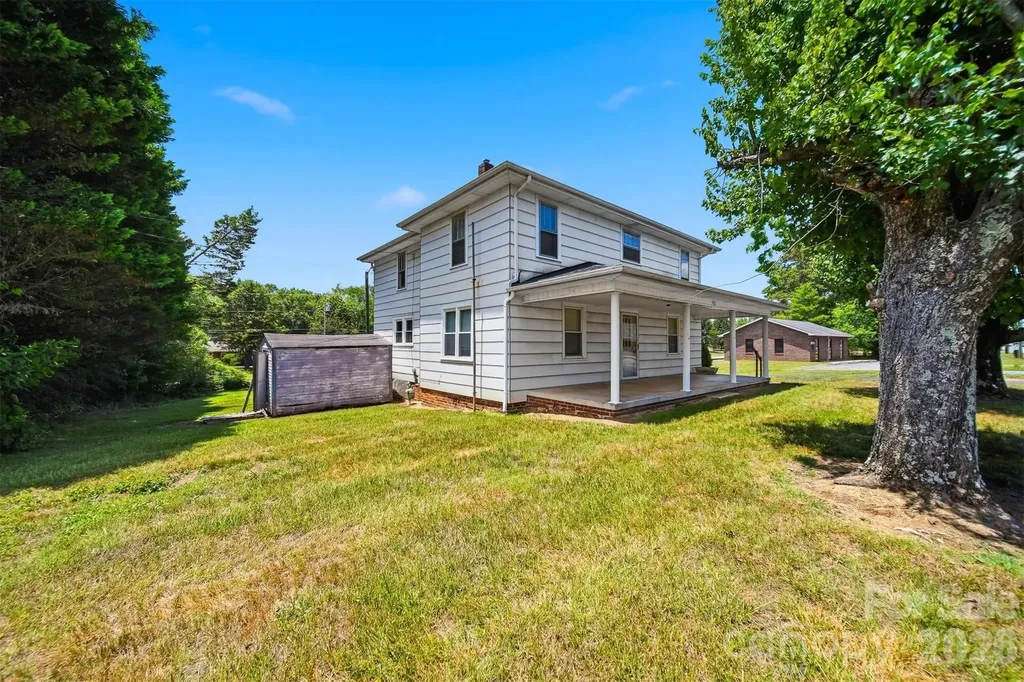 592 Main Street Hudson NC 28638