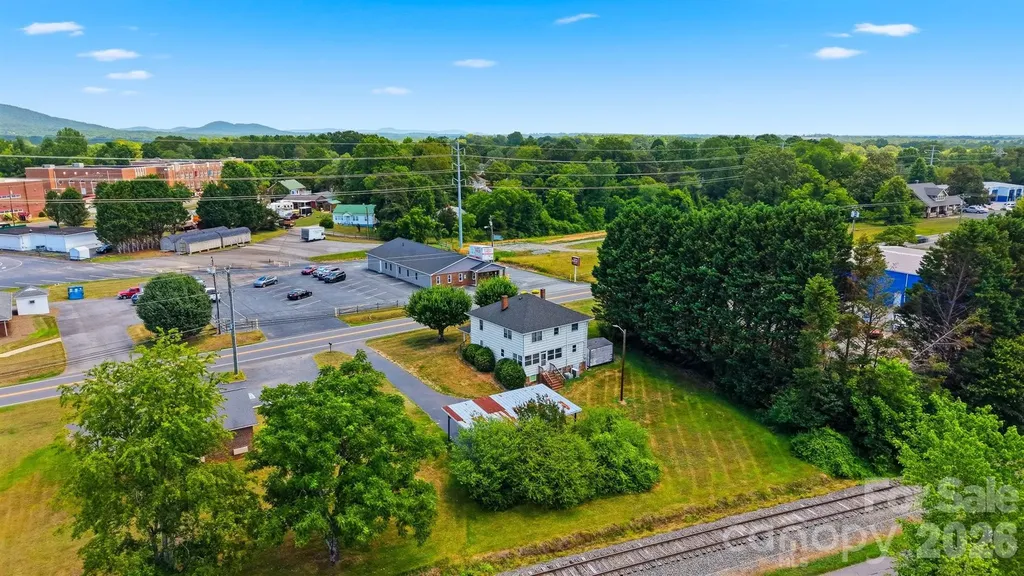 592 Main Street Hudson NC 28638