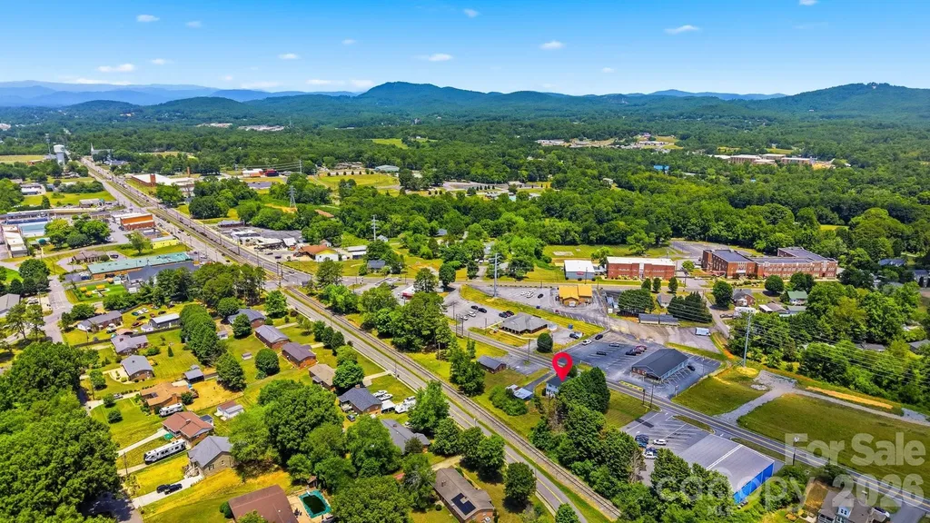 592 Main Street Hudson NC 28638