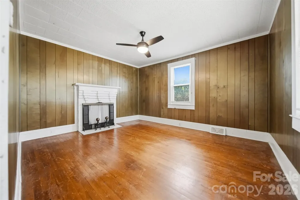 592 Main Street Hudson NC 28638