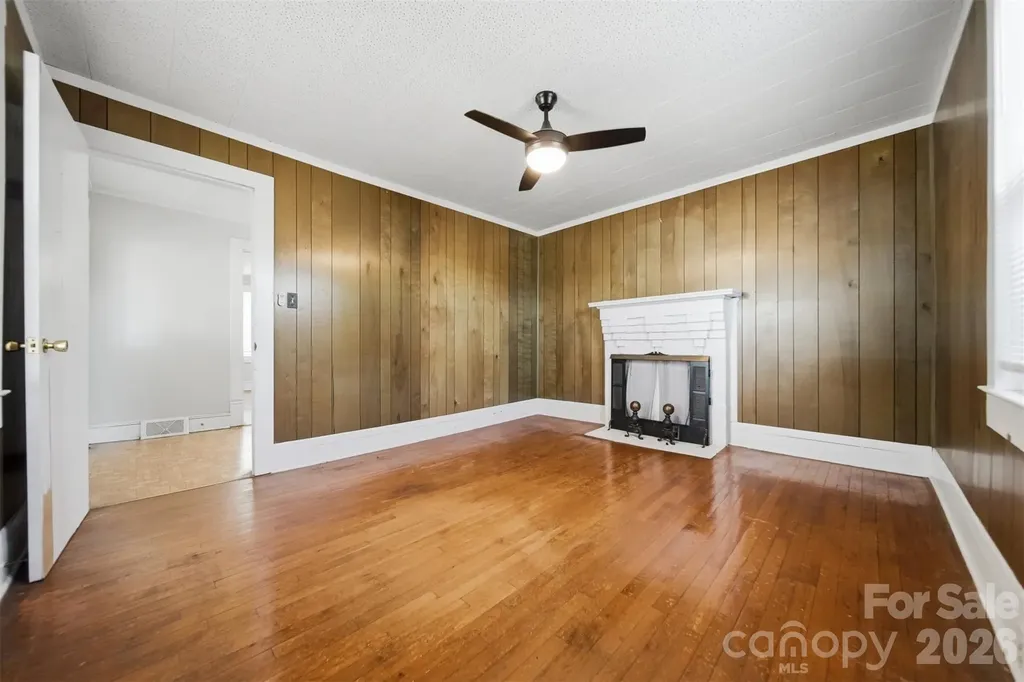 592 Main Street Hudson NC 28638