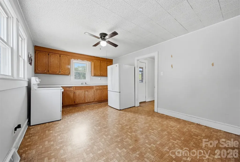 592 Main Street Hudson NC 28638