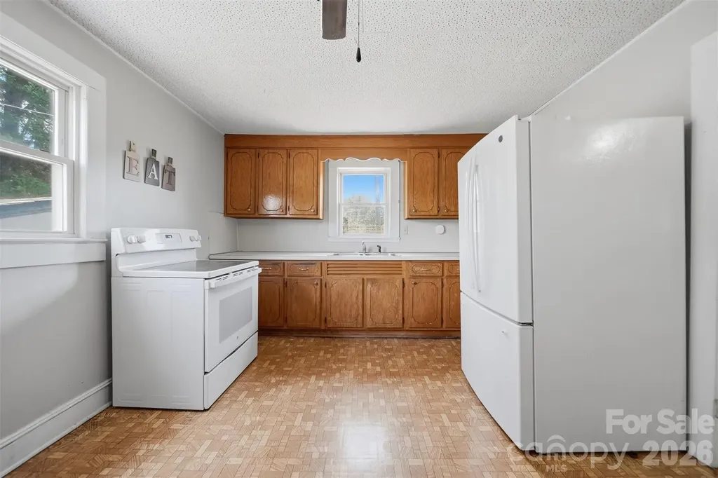 592 Main Street Hudson NC 28638