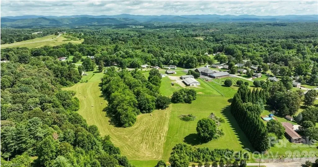 826 Suncrest Orchard Road North Wilkesboro NC 28659