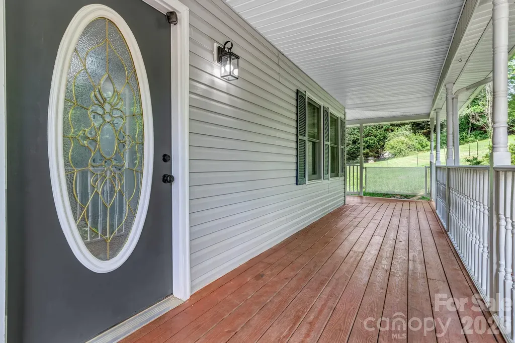 11 Aquarian Way Leicester NC 28748