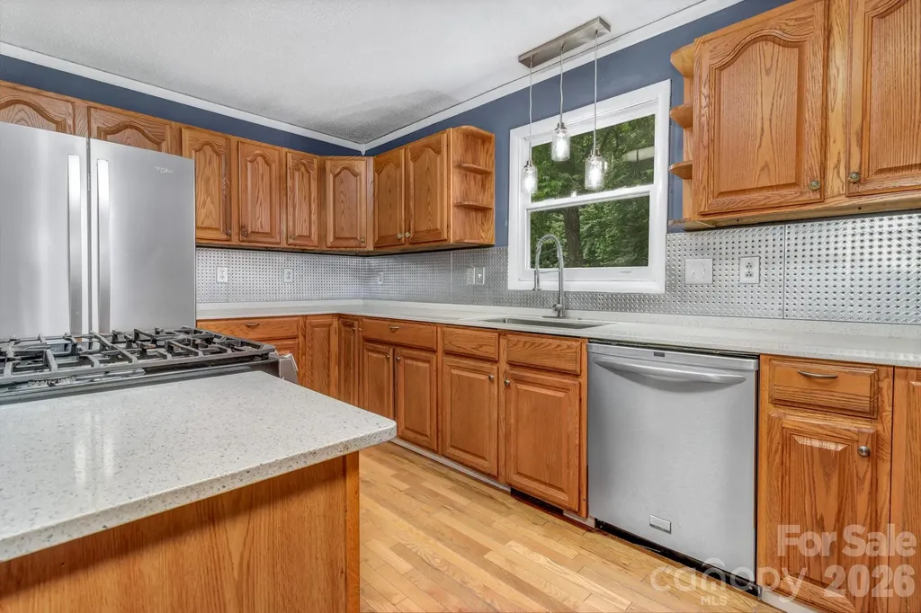 11 Aquarian Way Leicester NC 28748