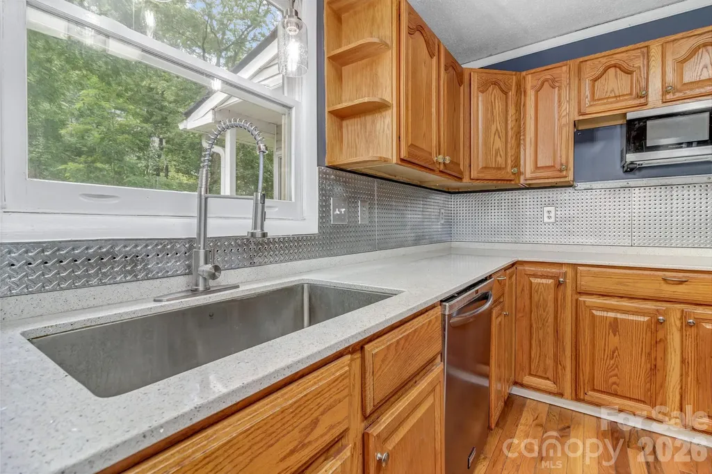 11 Aquarian Way Leicester NC 28748