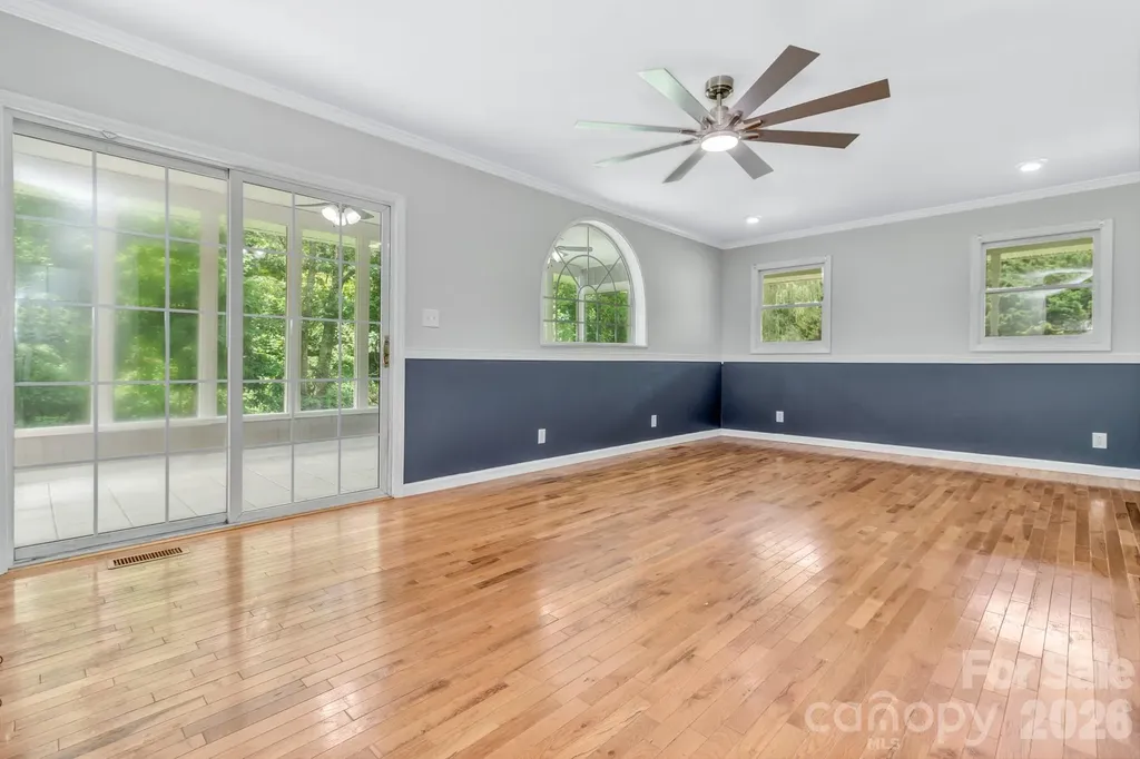 11 Aquarian Way Leicester NC 28748