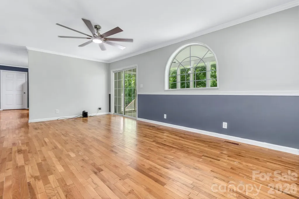 11 Aquarian Way Leicester NC 28748