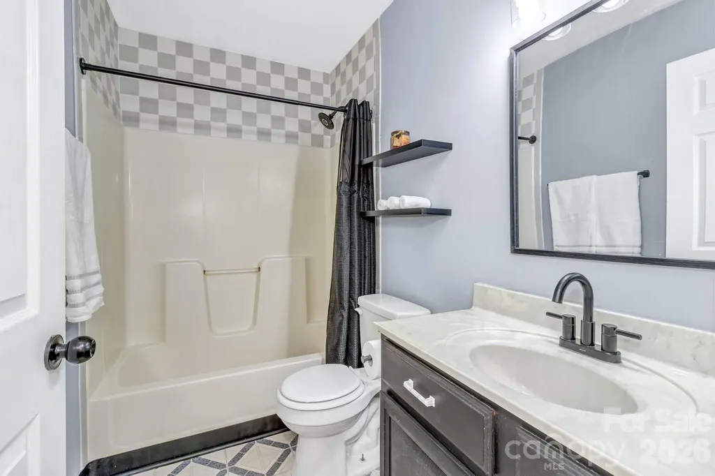 11 Aquarian Way Leicester NC 28748