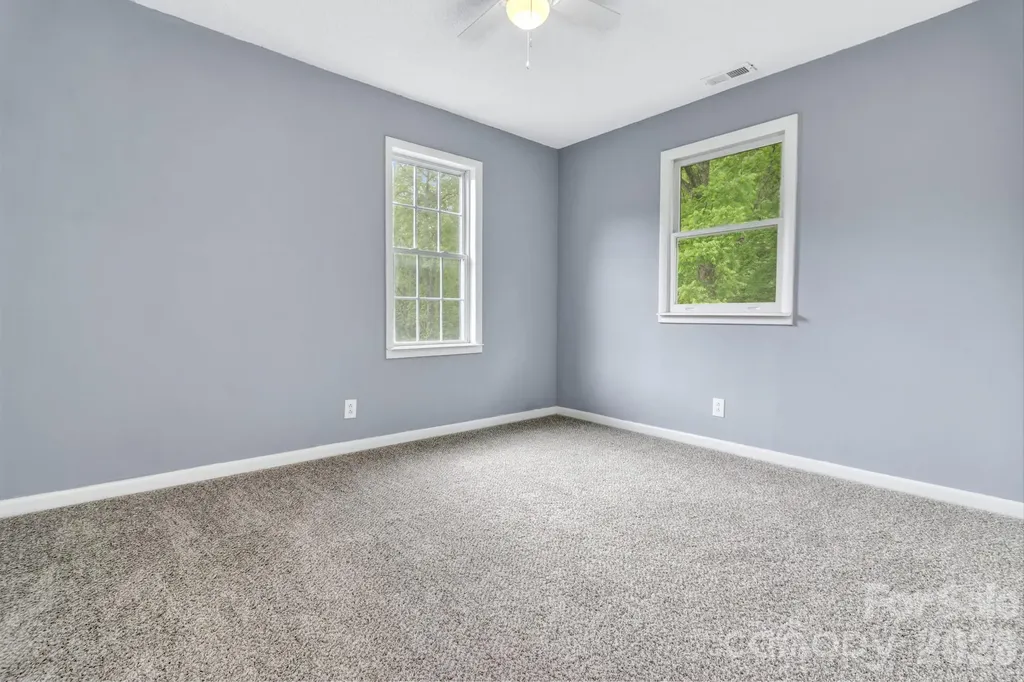 11 Aquarian Way Leicester NC 28748