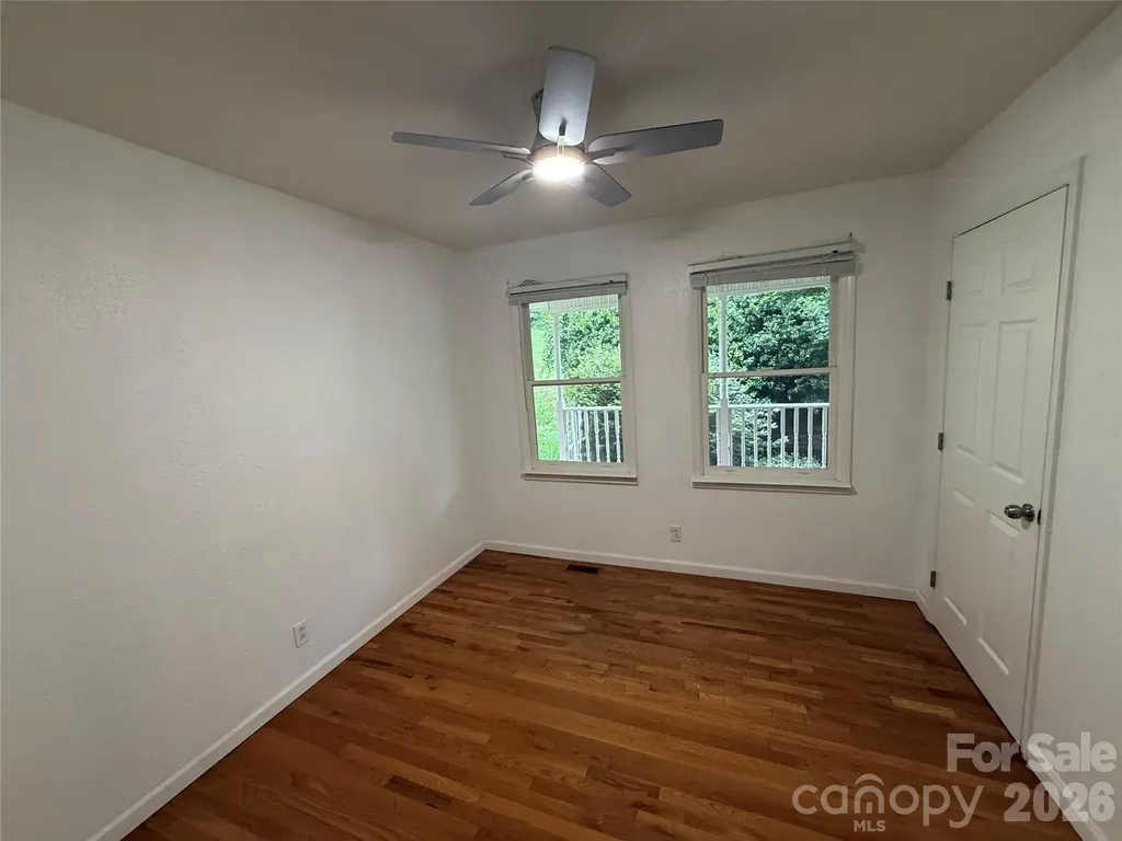 11 Aquarian Way Leicester NC 28748