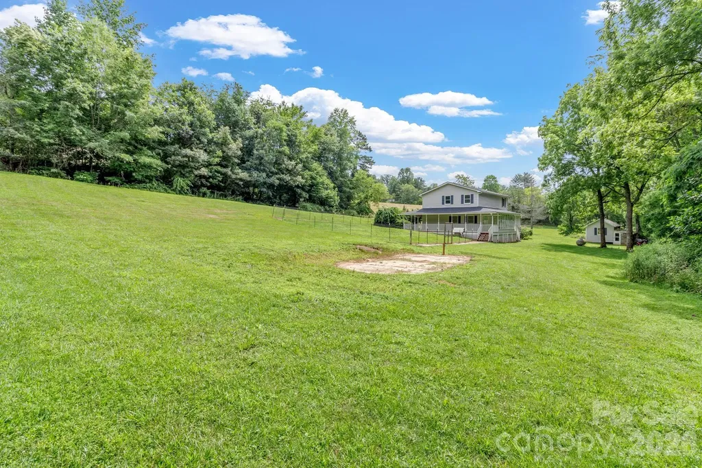11 Aquarian Way Leicester NC 28748