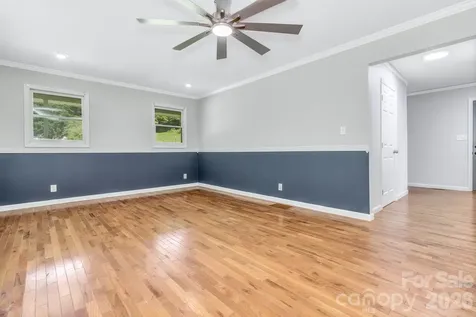 11 Aquarian Way Leicester NC 28748