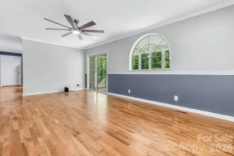 11 Aquarian Way Leicester NC 28748