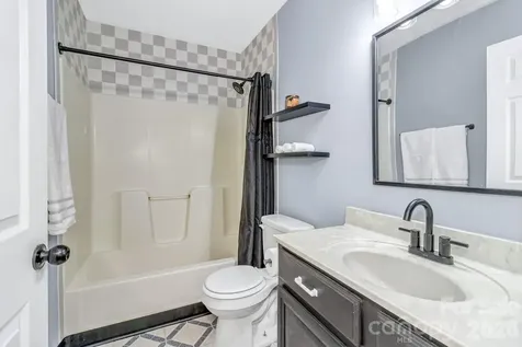 11 Aquarian Way Leicester NC 28748